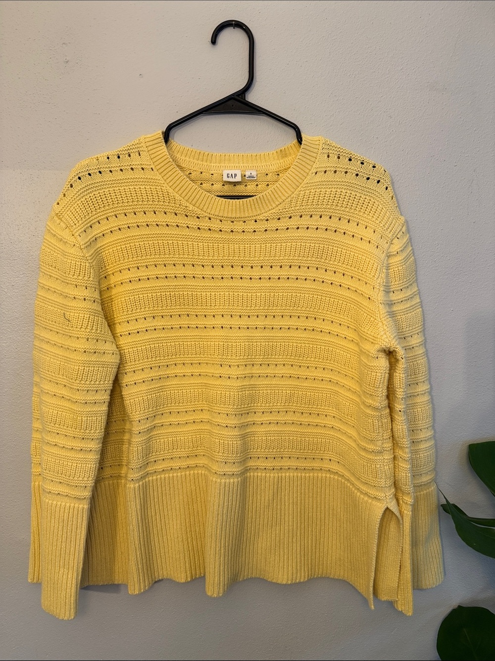 Gap Yellow Pointelle Knit Side-Slit Crewneck Sweater Size S